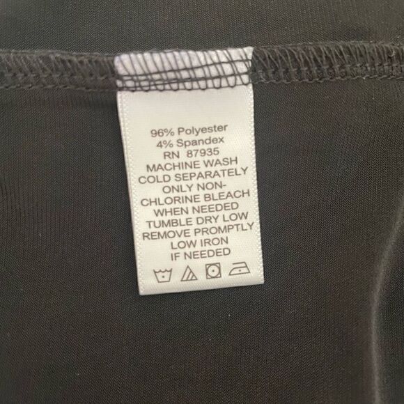 Simonton Says| 3XLarge|Loose| Flowy| Flattering| Cooling| has stretch| soft - Picture 9 of 10